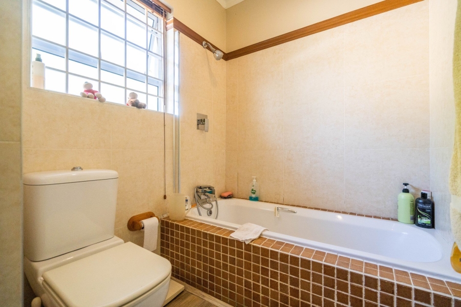 6 Bedroom Property for Sale in West Bank Eastern Cape